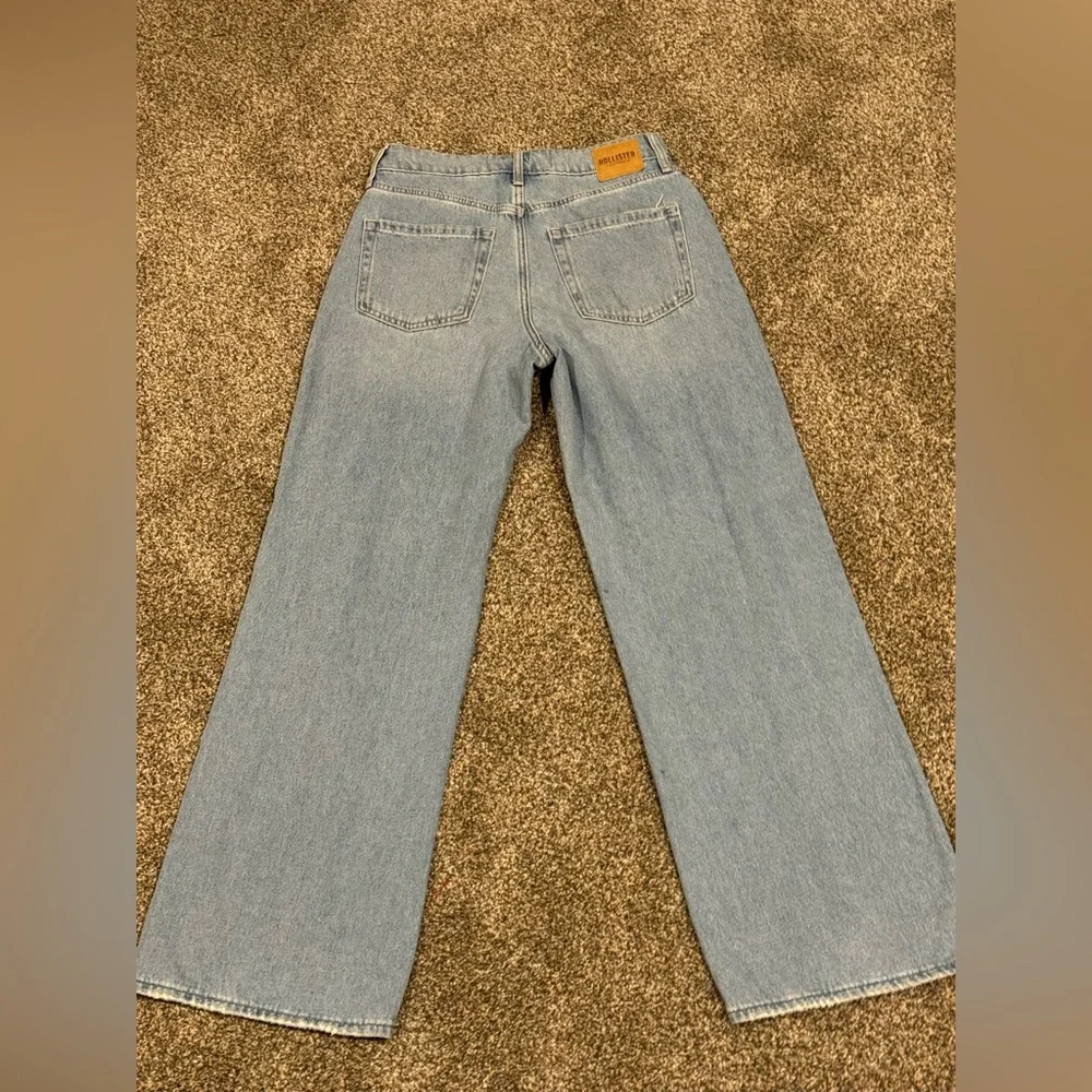 Hollister Light Blue Women Jeans Ultra High Rise Baggy size 4R/27R inseam 30” - Picture 7 of 12